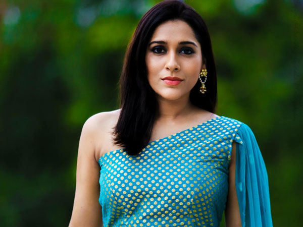 Anchor Rashmi faced problems for vote .. do you know what happened Anchor Rashmi faced problems for vote .. do you know what happened