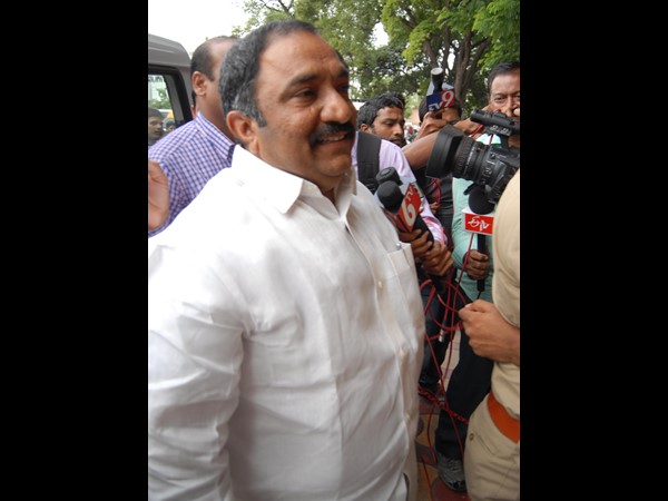 మొన్న పువ్వాడ అజయ్ కు 10వేల గజాలు క్రమబద్ధీకరణ ... నేడు సండ్రకు