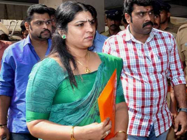 సరితా నాయర్ కూడా..