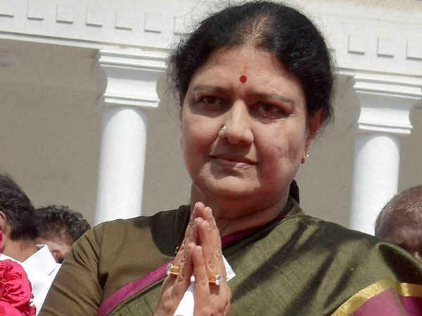 అంతా చిన్నమ్మ చెప్పినట్టే..! జైలు నుండి రాగానే శశికళకు కీలక నదవి..!!