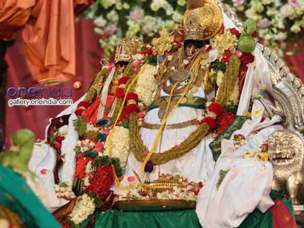 గోటితో ఒలిచిన తలంబ్రాలు