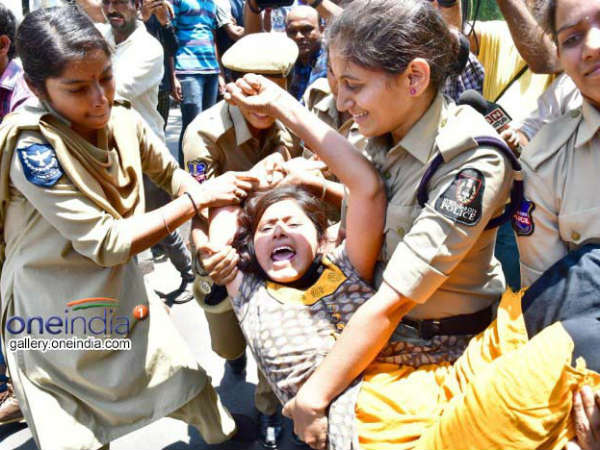 విజయశాంతి అరెస్టు..! మండిపడ్డ రాములమ్మ..!!