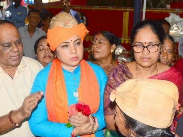 famous film actress Tara slammed CM Kumaraswamy over his statement against film actors famous film actress Tara slammed CM Kumaraswamy over his statement against film actors