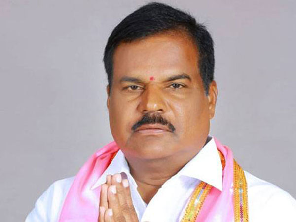ఇదేమి కొత్త కాదు.. ఎప్పుడూ డిష్యుం డిష్యుమే..!