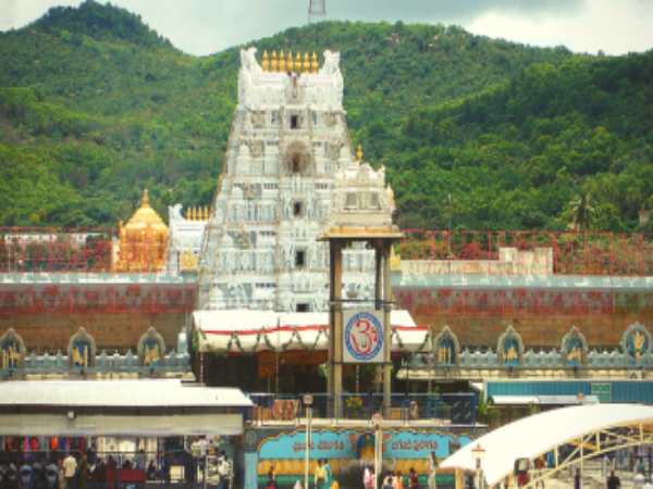 సెలవు పైన ఈవో..