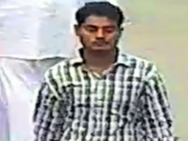 కిరిటాలు కొట్టేసి.. ముంబైకి