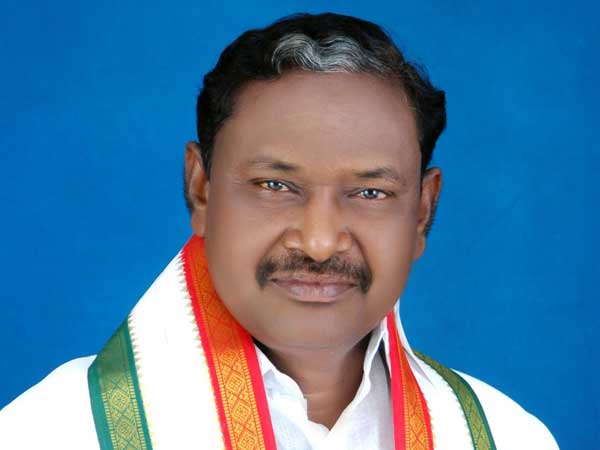 శాసనసభలో కాంగ్రెస్ ప్రతిపక్ష హోదా రద్దయ్యే అవకాశం .. కాంగ్రెస్ ను టీఆర్ఎస్ లో విలీనం చెయ్యాలని కోరే ఛాన్స్