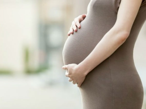 ఆటోలో ఆస్పత్రికి తీసుకెళ్ళేలోపే ప్రసవం