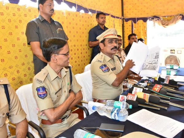 మందీ మార్బలం మామూలు కాదుగా..!