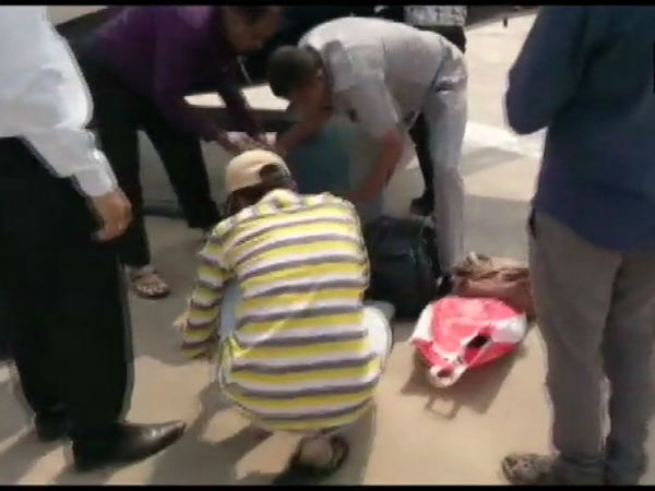 EC flying squad checks luggage of former CM Yeddyurappa at helipad in Shivamogga EC flying squad checks luggage of former CM Yeddyurappa at helipad in Shivamogga