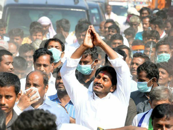 ఆచరణ సాధ్యం కాని హామీలకు చోటుందా?