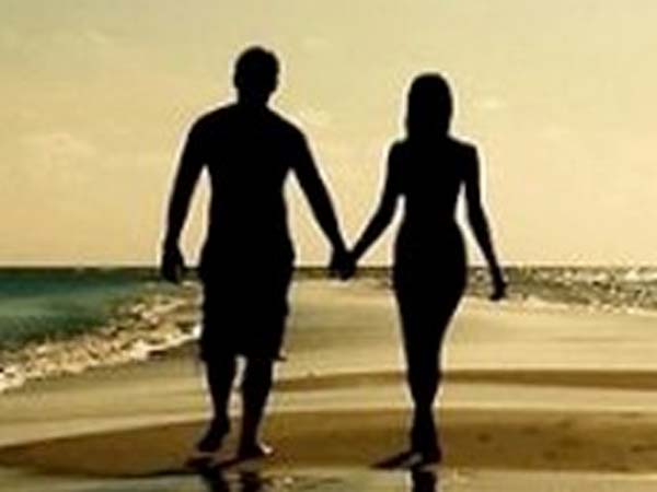 మనసులు కలిసి.. ప్రేమ చిగురించి