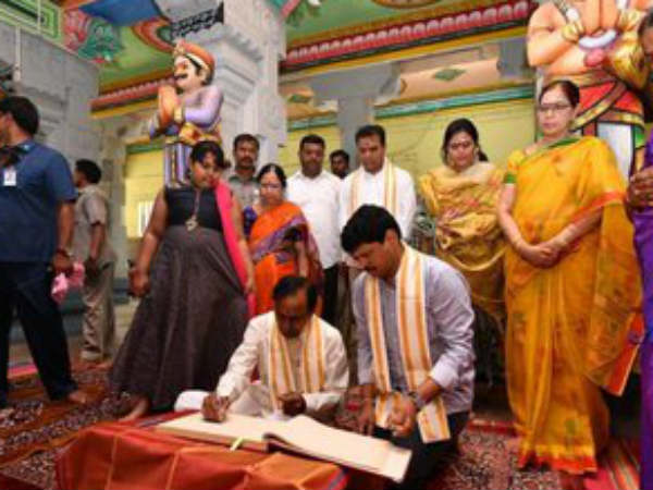 దేవుణ్ని పెద్దగా నమ్మని కేటీఆర్..! కొడుకులో భక్తి భావాన్ని పెంపొందించే ప్రయత్నంలో కేసీఆర్..!!