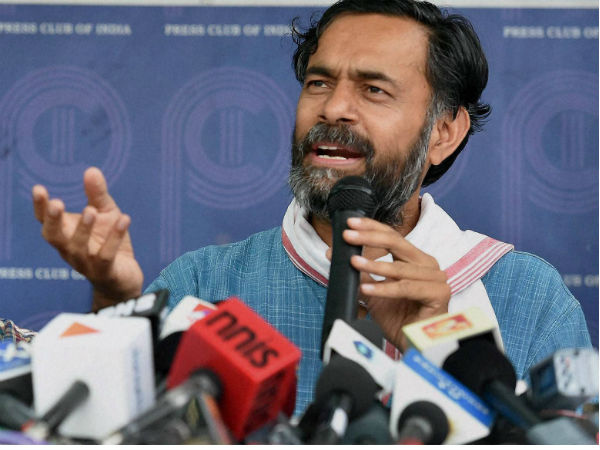 అన్నీ గమనిస్తున్నారు ...