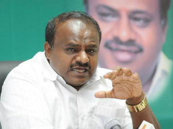 Exit Poll Predictions Turn Heat On Congress, HD Kumaraswamy In Karnataka Exit Poll Predictions Turn Heat On Congress, HD Kumaraswamy In Karnataka