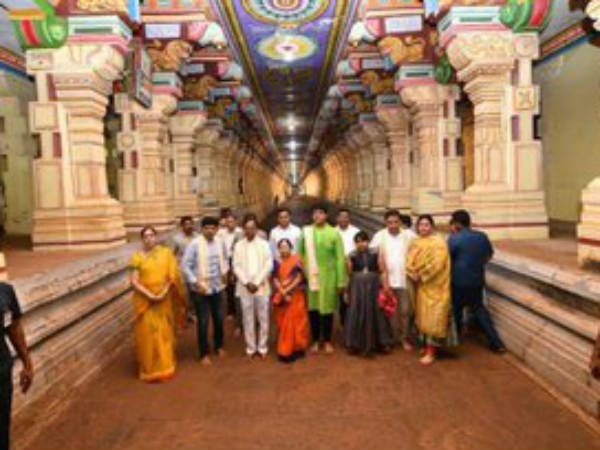 అన్ని విద్యలు నేర్పిన కేసీఆర్..! ఒక్క భక్తి భావమే ఒంటికి పట్టించుకోని కేటీఆర్..!!
