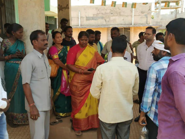 MLA Seethakkas vehicle stumbled a bike a little girl died.. parents injured MLA Seethakkas vehicle stumbled a bike a little girl died.. parents injured