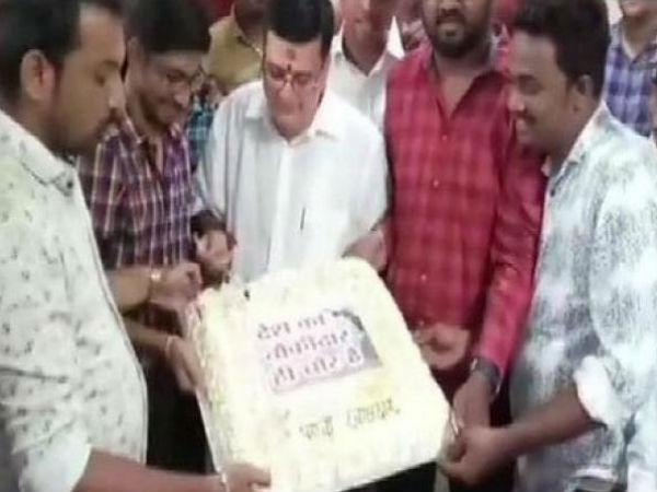 Anand Paranjpe NCP leader celebrates birthday in a different way Anand Paranjpe NCP leader celebrates birthday in a different way