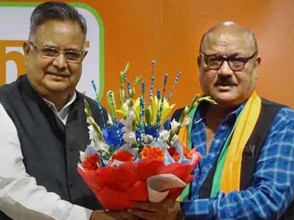 కాషాయ కండువా ..