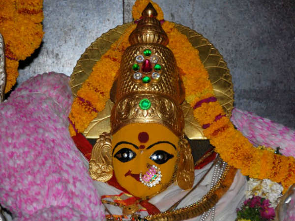 బాసర ఆలయంలోనూ ఇదే తంతు..!
