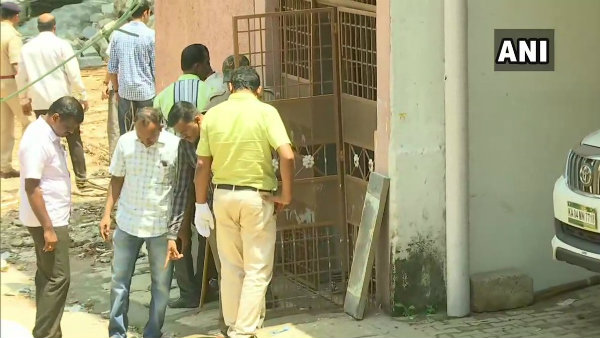 Chemicals reportedly brought to Muniratnas residence for movie shoot caused the blast. Chemicals reportedly brought to Muniratnas residence for movie shoot caused the blast.