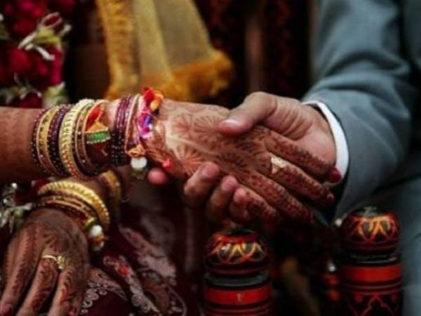 Bride rejects drunk groom, walks out of wedding Bride rejects drunk groom, walks out of wedding