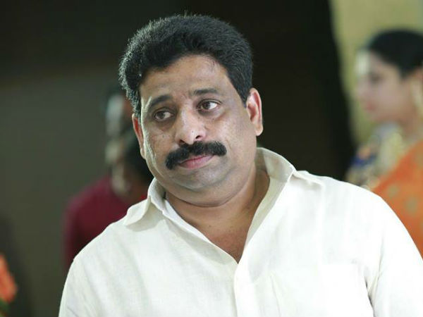 తారా స్థాయికి చేరుతున్న టీడీపీ , వైసీపీ మాటల యుద్ధాలు