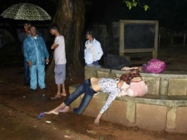 Newly-married couple found dead in Visva-Bharati campus in west bengal Newly-married couple found dead in Visva-Bharati campus in west bengal
