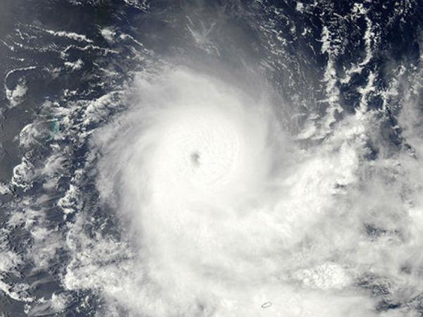 భీకర వర్షం, పెనుగాలులు