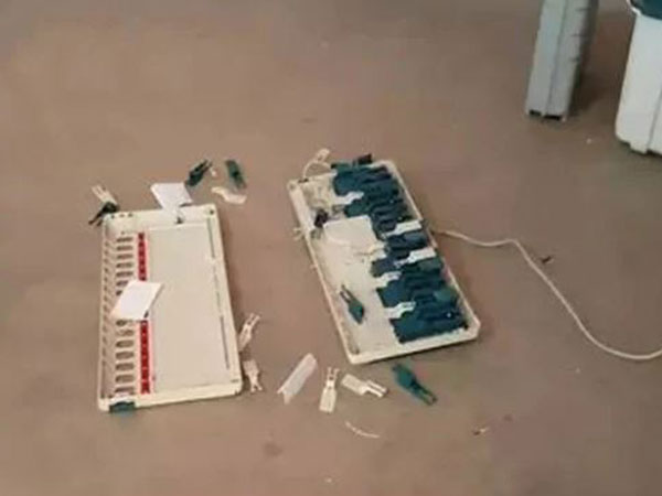Bihar: One person arrested on charges of vandalizing an EVM machine in Chhapra Bihar: One person arrested on charges of vandalizing an EVM machine in Chhapra