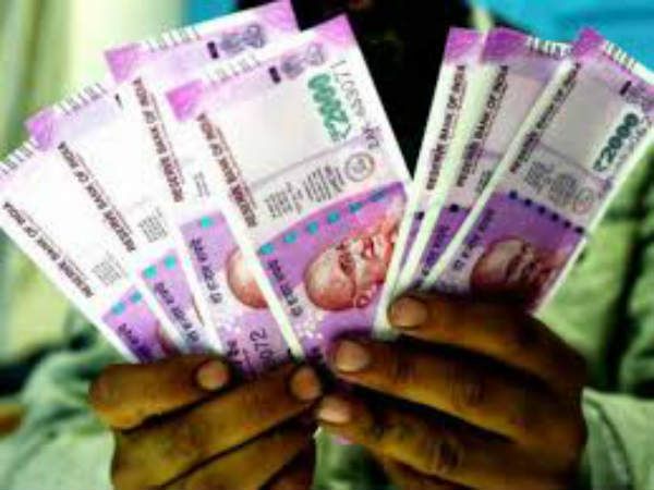 ఫోన్ లాక్కున్న బెట్టింగ్ నిర్వాహకులు