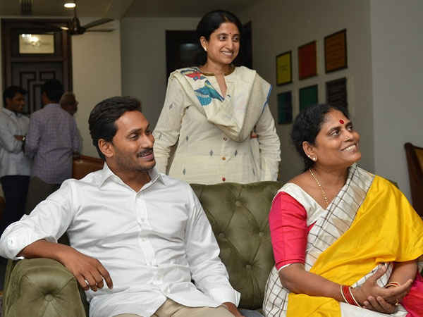 YS Jagan mother YS Vijayamma reacts about his sons landslide victory in Andhra Pradesh YS Jagan mother YS Vijayamma reacts about his sons landslide victory in Andhra Pradesh