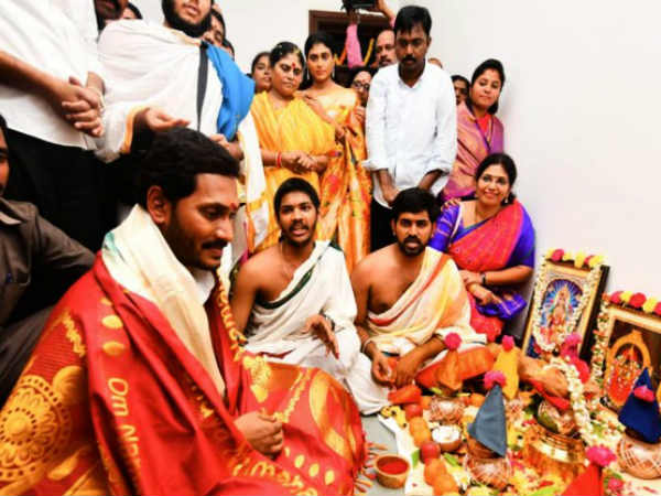 ముఖ్యమంత్రి క్యాంప్ కార్యాలయం కూడా అదేనా!