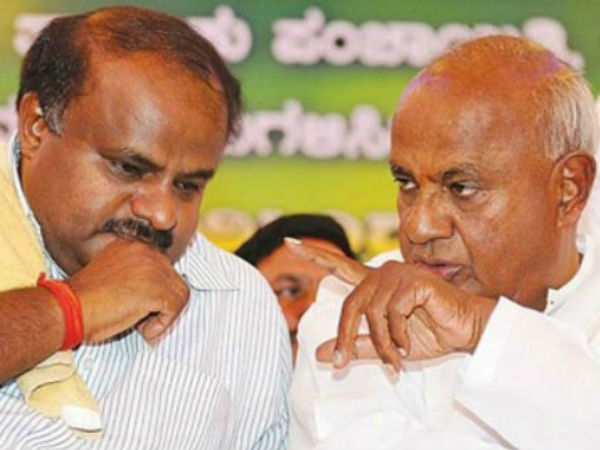 డ్రామాలు ఆడుతున్నారు
