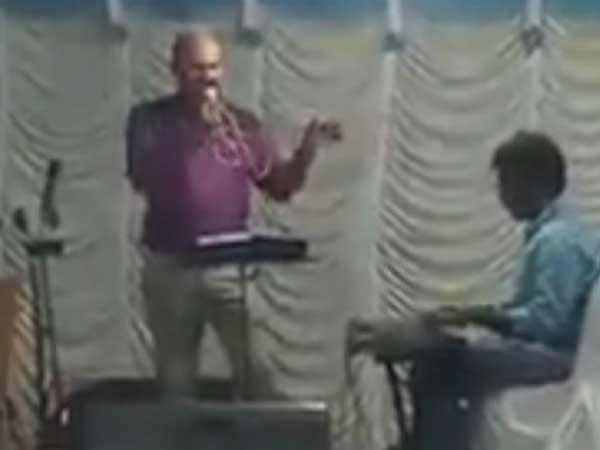 A sub-inspector in Thiruvananthapuram dide singing on stage on the eve of his daughter in Kerala. A sub-inspector in Thiruvananthapuram dide singing on stage on the eve of his daughter in Kerala.