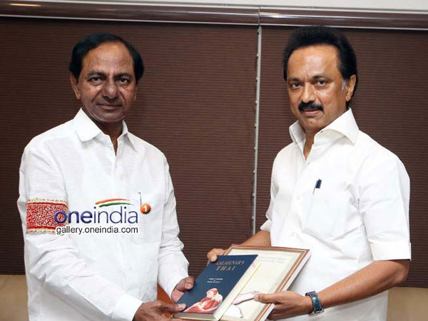 మొక్కులా.. రాజకీయ ట్రిక్కులా..! తమిళనాడులో ఏం జరుగుతోంది..?