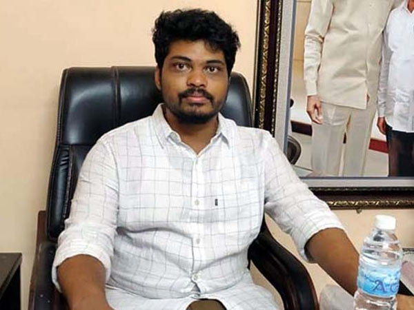 Governor suggested Chandra babu to ask Sravan resign as minister before 10th of this month.. Governor suggested Chandra babu to ask Sravan resign as minister before 10th of this month..