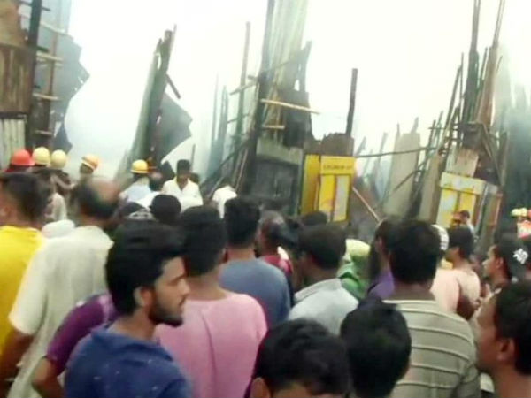 Fire breaks out at Park Circus in Kolkata; 12 fire tenders at spot Fire breaks out at Park Circus in Kolkata; 12 fire tenders at spot