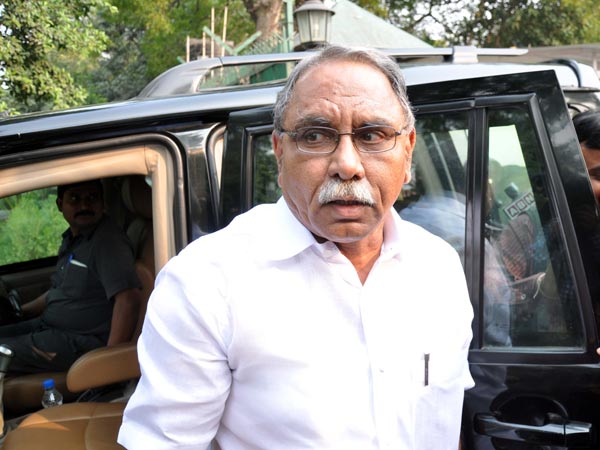 Congress Senior leader KVP Ramachandra Rao met Governor on Polavaram Project issue Congress Senior leader KVP Ramachandra Rao met Governor on Polavaram Project issue