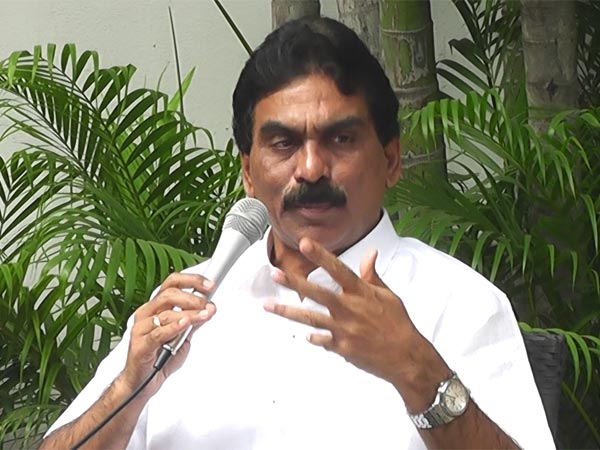 ఎన్నికల సంఘం లగడపాటి కామెంట్స్ను పరిశీలిస్తుందా..?