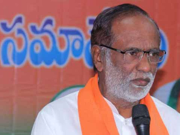 కాంగ్రెస్ ను పాతాళానికి తొక్కేస్తామని ధీమా .. టీఆర్ఎస్ కు షాకులు ఇవ్వబోతున్నామన్న లక్ష్మణ్