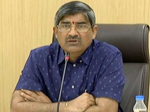 క్యాబినెట్ వర్సెస్ అధికారులు..