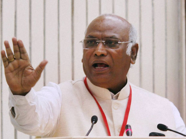 BJP candidate Umesh Jadhav won against Congress leader Mallikarjun Kharge in Karnataka BJP candidate Umesh Jadhav won against Congress leader Mallikarjun Kharge in Karnataka
