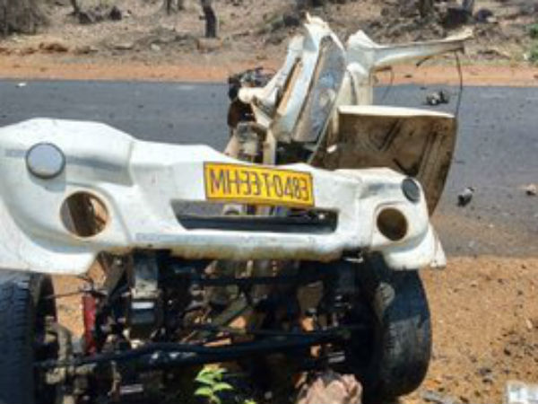Maoist blow up police vehicle in Gadchiroli, Maharashtra; 16 commandos reportedly killed Maoist blow up police vehicle in Gadchiroli, Maharashtra; 16 commandos reportedly killed
