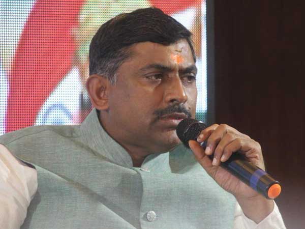 వైసీపీ 110 స్థానాల్లో విజయం సాధిస్తుంది అంటున్న బీజేపీ జాతీయ నేత మురళీధర్ రావు