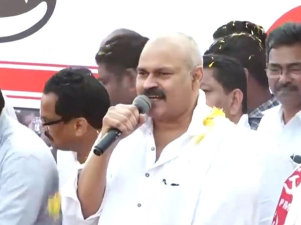 ఎన్నికల బరిలో రెచ్చిపోయిన నాగబాబు .. ప్రత్యర్ధులపై జబర్దస్త్ పంచ్ లు