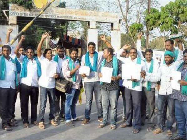 వారణాసి ఎన్నికల అధికారులపై సిఈసికి ఫిర్యాదు చేసిన నిజామాబాద్ రైతులు