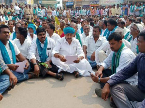 అందరు రైతుల నామినేషన్లను అంగీకరించాలని సిఈసిని కోరిన రైతులు