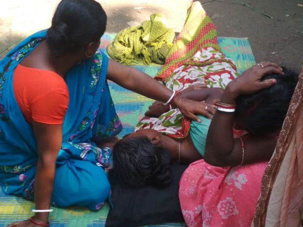బండరాయితో తల్లిని తలపై మోదిన కొడుకు
