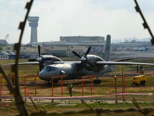 IAF Aircraft Overshoots Main Runway In Mumbai, Many Flights Delayed IAF Aircraft Overshoots Main Runway In Mumbai, Many Flights Delayed